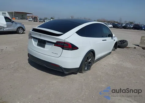 2023 Tesla Model X Dual Motor All-Wheel Drive/Standard Range z USA, uszkodzony, nr VIN 7SAXCBE50PF402413